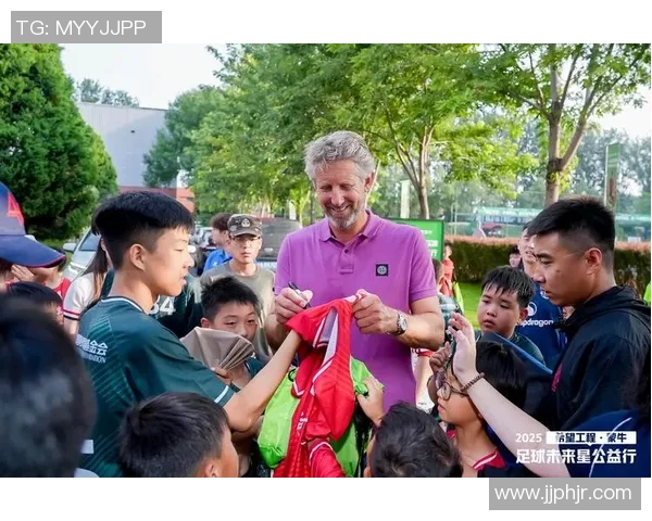 足球明星助力凉山州青少年足球发展梦想与未来共筑辉煌 足球明星助力凉山州青少年足球发展梦想与未来共筑辉煌